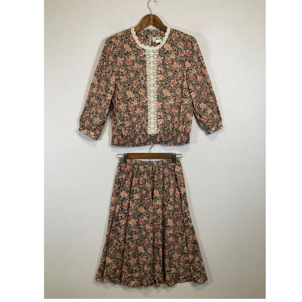 Vintage 90s Earthy Prairie JFII Petites Women 8P Floral Lace 2pc Skirt Set